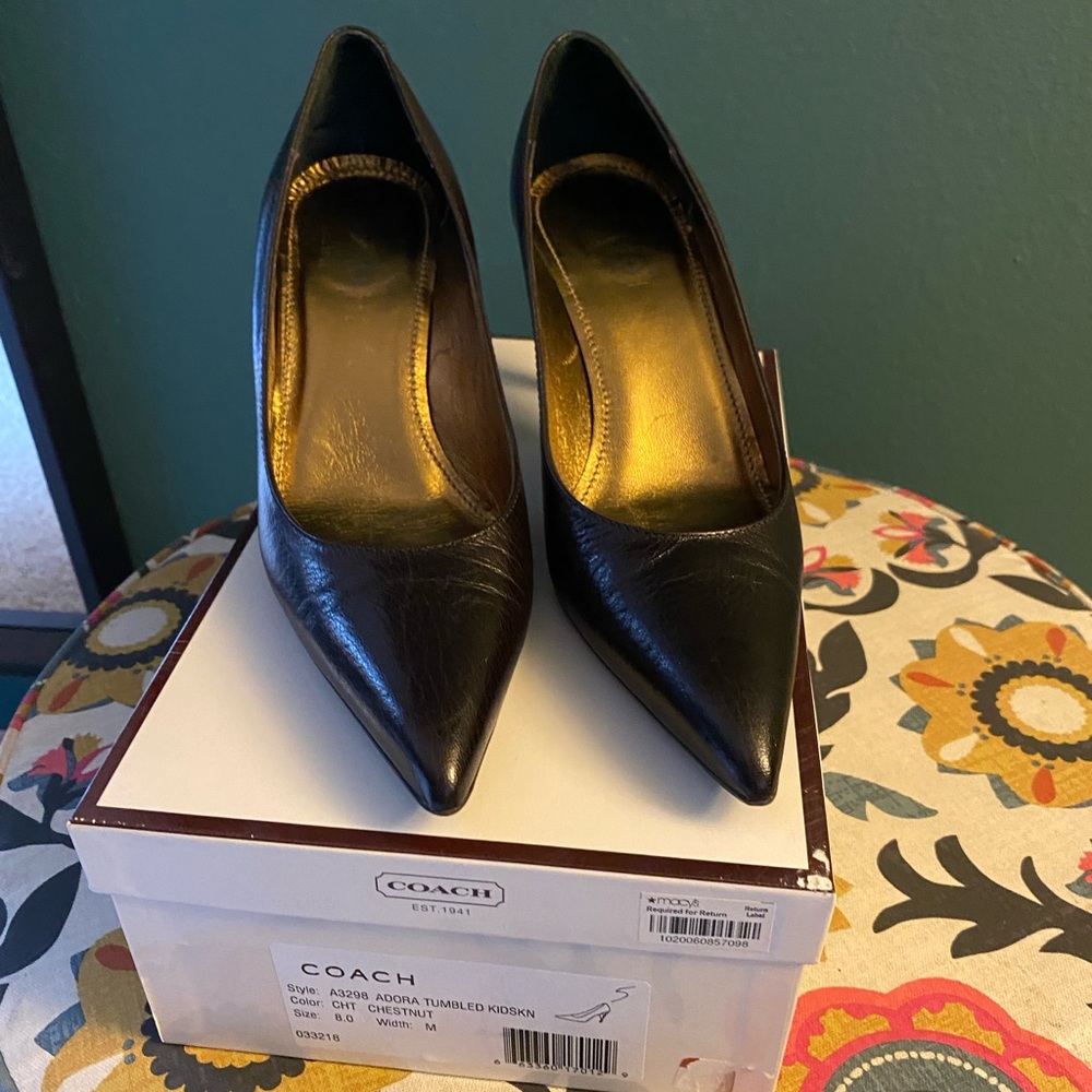 Coach chestnut brown tumbled kidskin pump. Size 8 M.